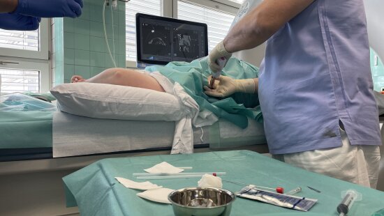 Lékaři Oddělení radiologie MOÚ úspěšně provedli biopsii komplikovaně uloženého ložiska jater za použití moderních technologií